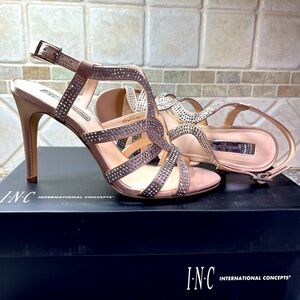 Gorgeous INC sparkle evening sandals. Champagne/silver stones size 6. LIKE NEW!
